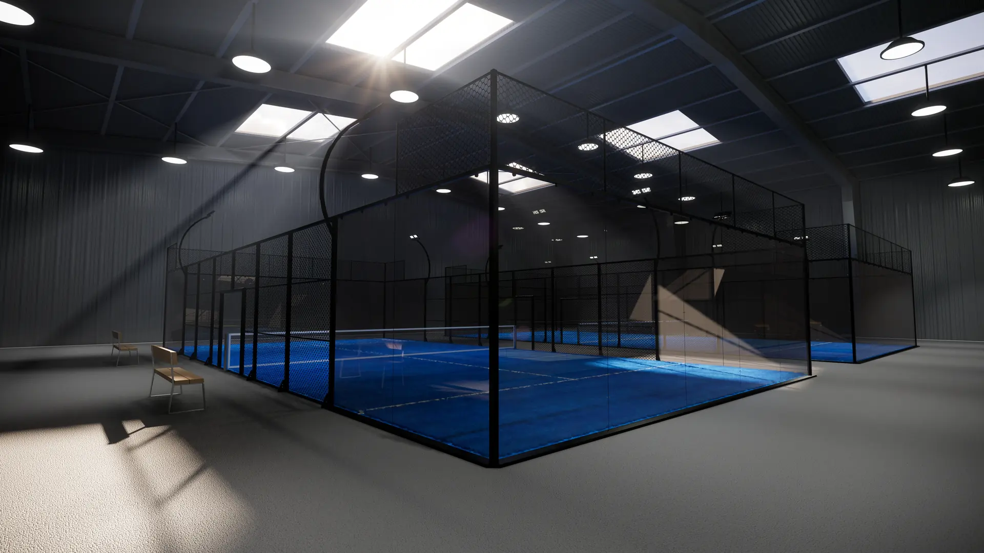 Gece aydınlatması altında boş panoramik padel kortu